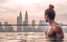 Regalia Residence The Sky Pool Suite